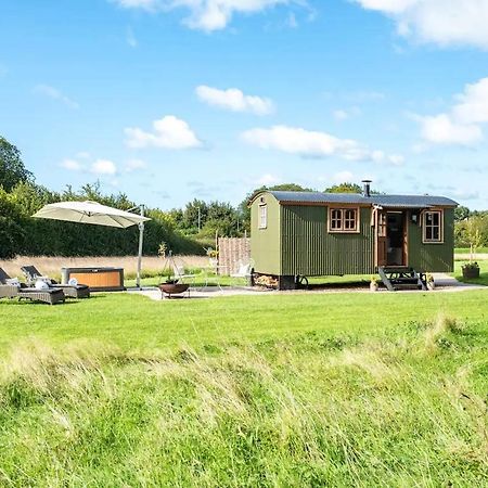 Black Mountain Bespoke Breaks Brecon Exterior photo