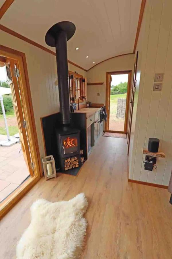 Black Mountain Bespoke Breaks Brecon Exterior photo