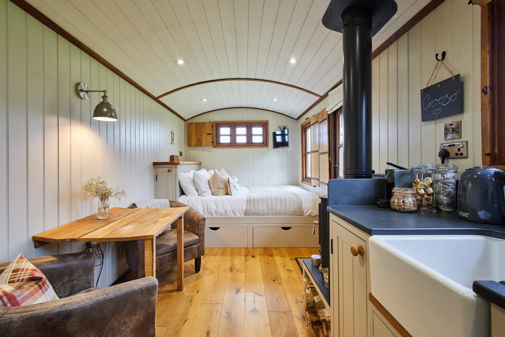 Black Mountain Bespoke Breaks Brecon Exterior photo